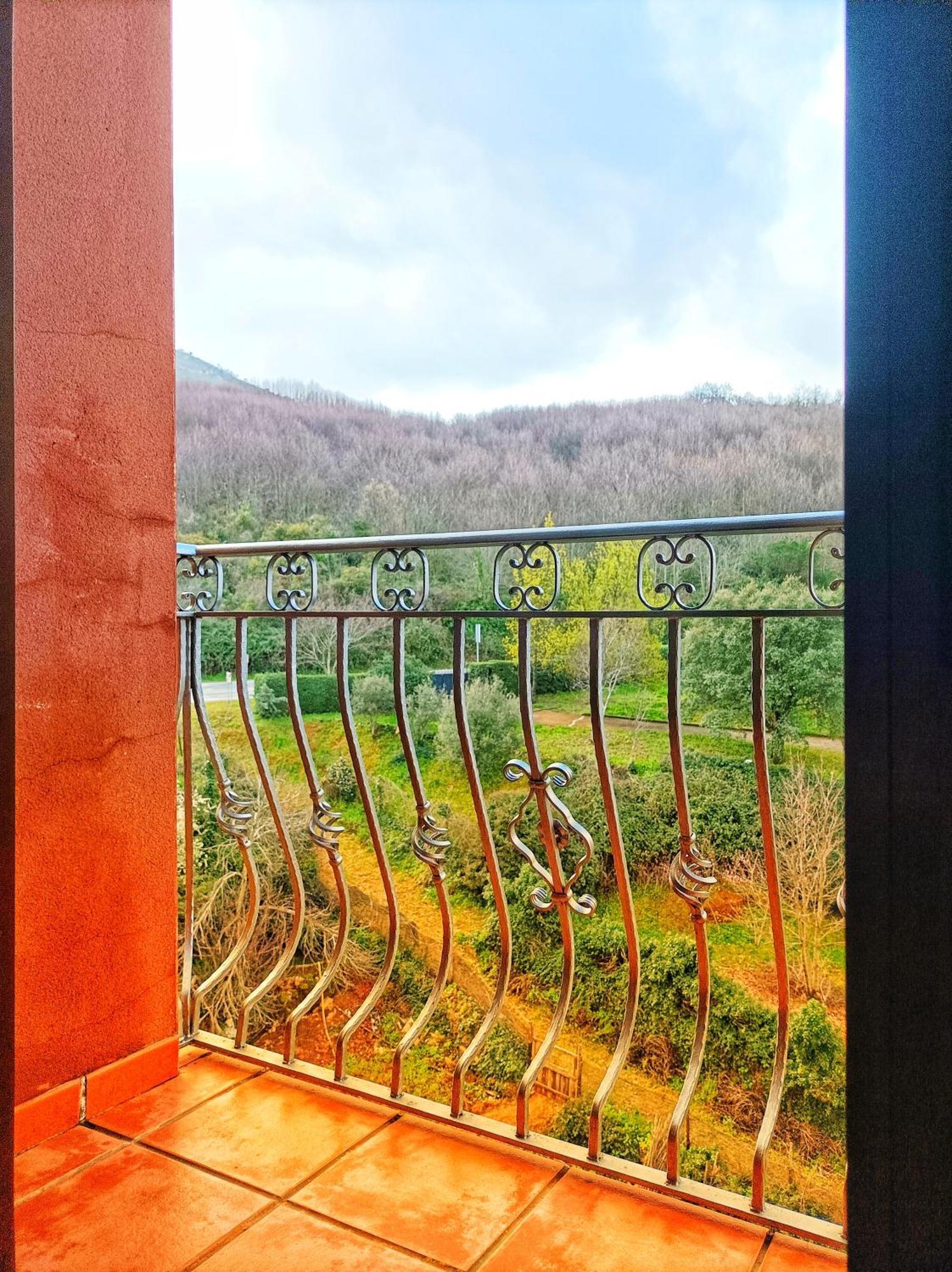 Hostal Restaurante Solaire Castanar de Ibor Exterior photo