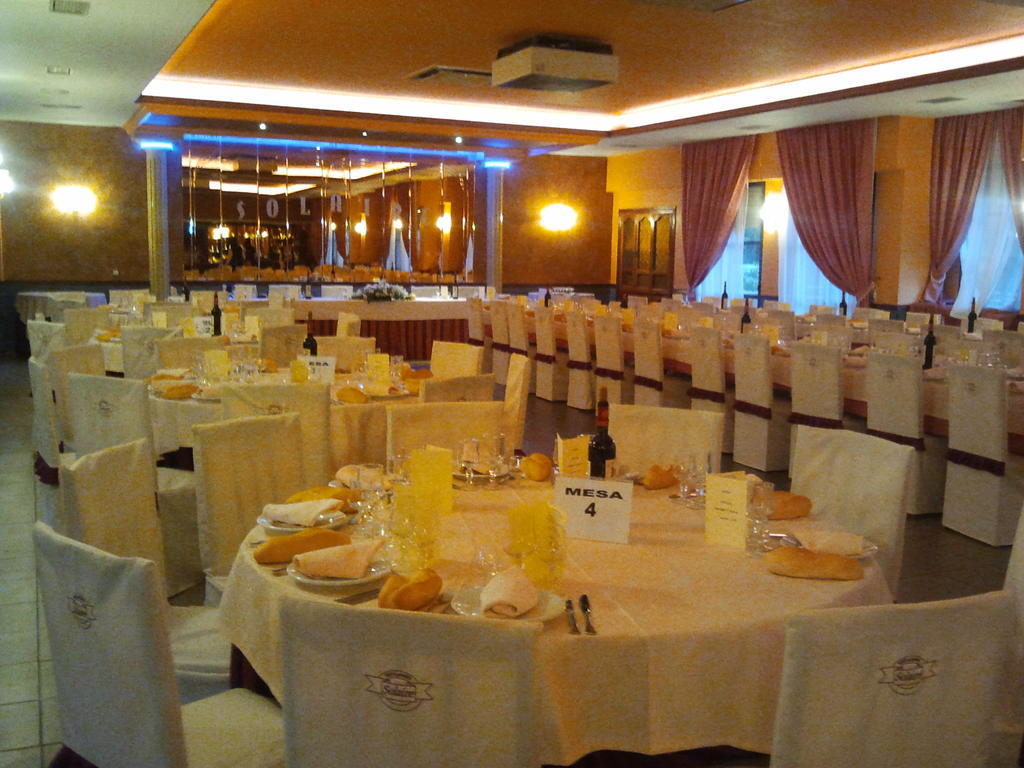 Hostal Restaurante Solaire Castanar de Ibor Exterior photo