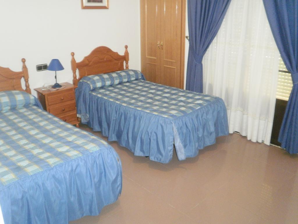 Hostal Restaurante Solaire Castanar de Ibor Exterior photo