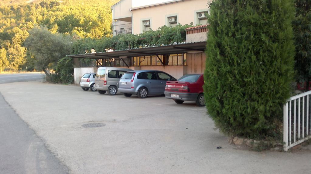 Hostal Restaurante Solaire Castanar de Ibor Exterior photo