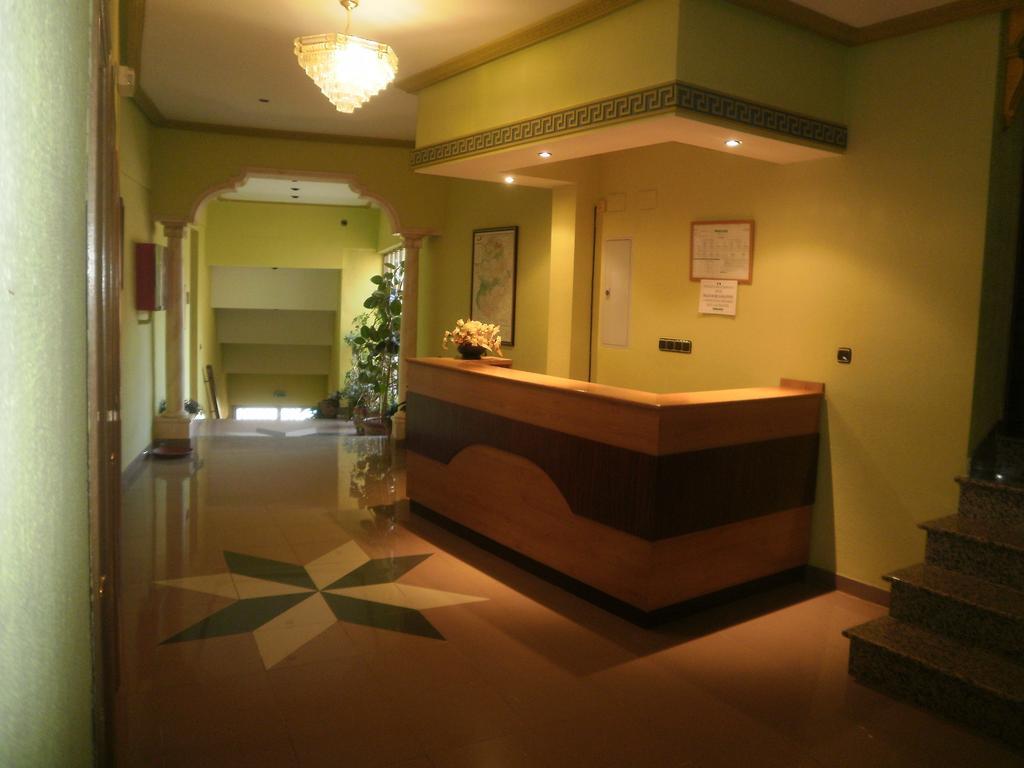 Hostal Restaurante Solaire Castanar de Ibor Exterior photo
